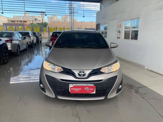 TOYOTA YARIS 1.3 16V FLEX XL LIVE MULTIDRIVE